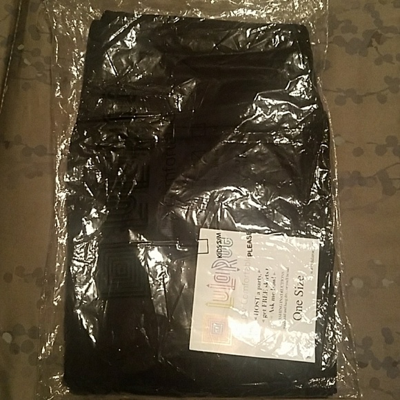 LuLaRoe Pants - NWT solid black LulaRoe one size leggings